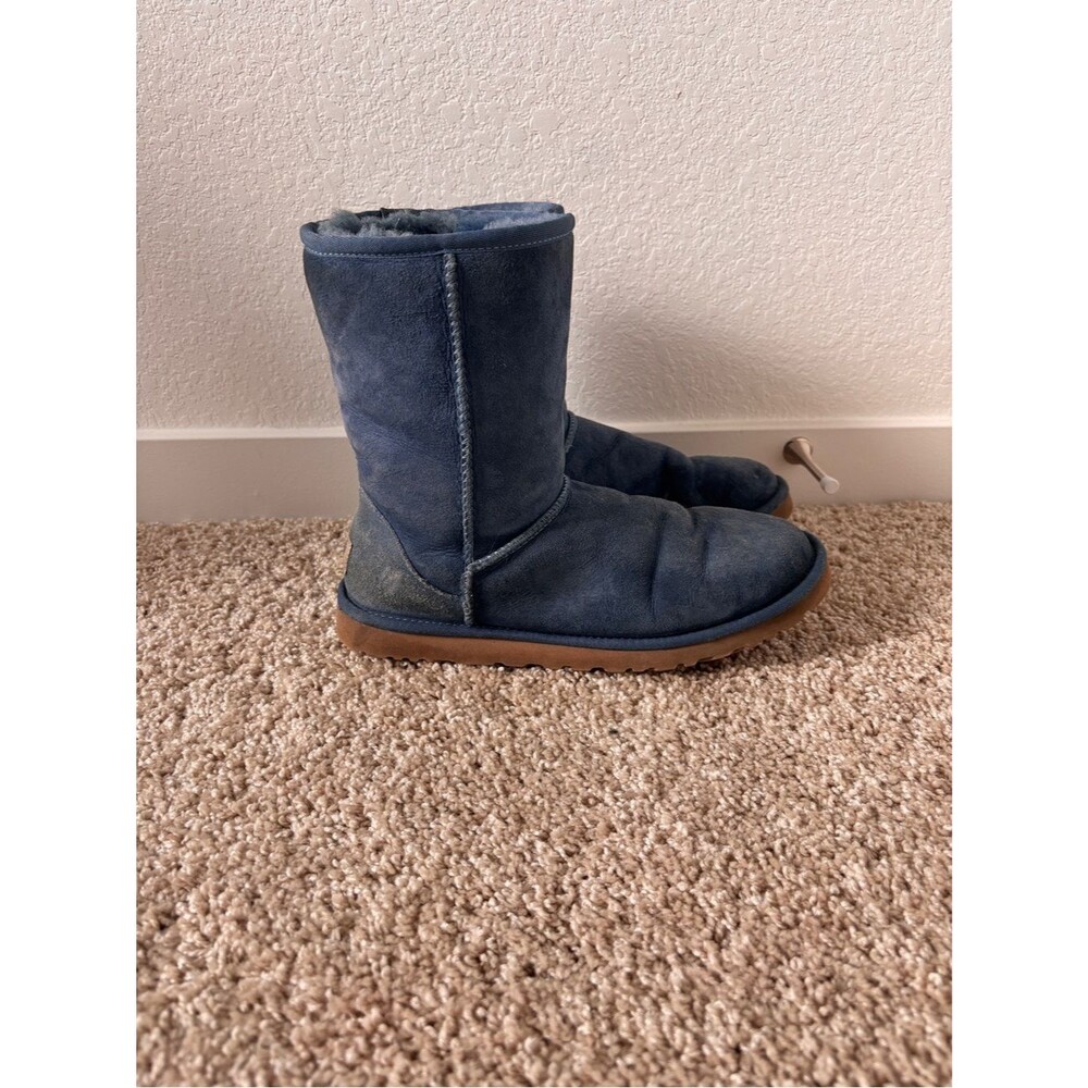 UGG Navy Blue Classic Short Boot sz 9